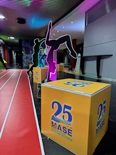 piste avec cube 25 ans